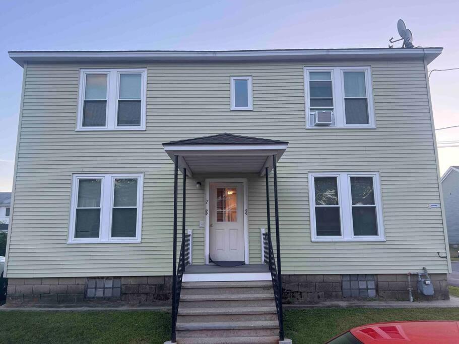 The Komfi Apartment Nashua Exterior photo